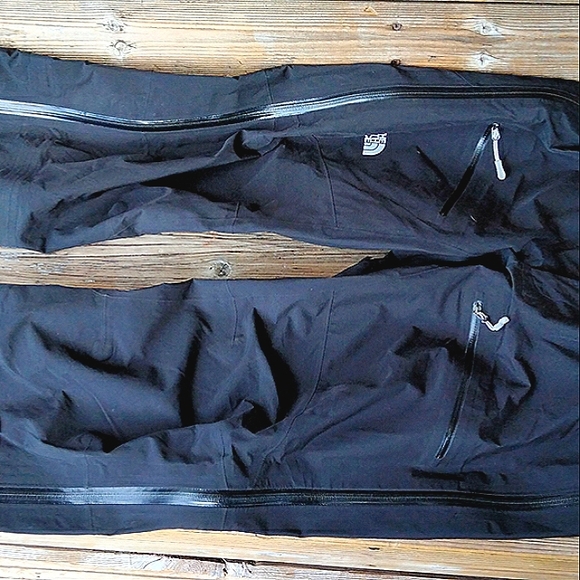 The NorthFace Summit Series Zip Off Pants - Picture 3 of 3